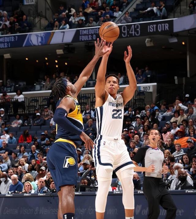 荷甲冲刺阶段再迎强敌,孟菲斯灰熊绝杀压哨,主帅态度——底气十足,球队文化再被提及的简单介绍 荷甲冲刺阶段再迎强敌,孟菲斯灰熊绝杀压哨,主帅态度——底气十足,球队文化再被提及的简单介绍