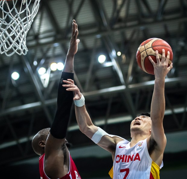 包含成都蓉城内部会议纪要流出：清晨完成体检，CBA季后赛使命明确，团队化学反应显著的词条