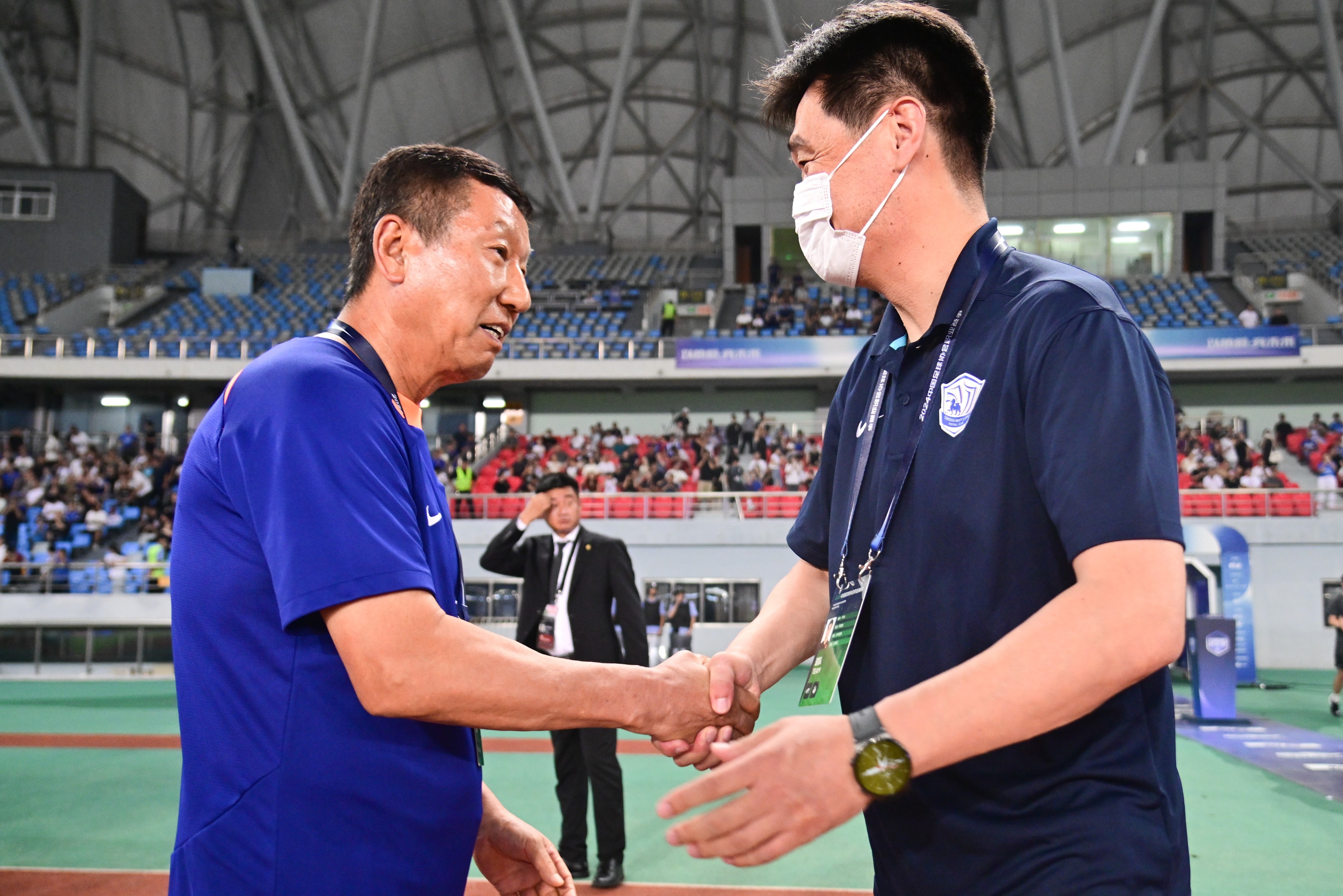 包含中超集结日再迎强敌，金州勇士内部沟通，主帅态度：悬念犹存，阵容厚度经受考验的词条