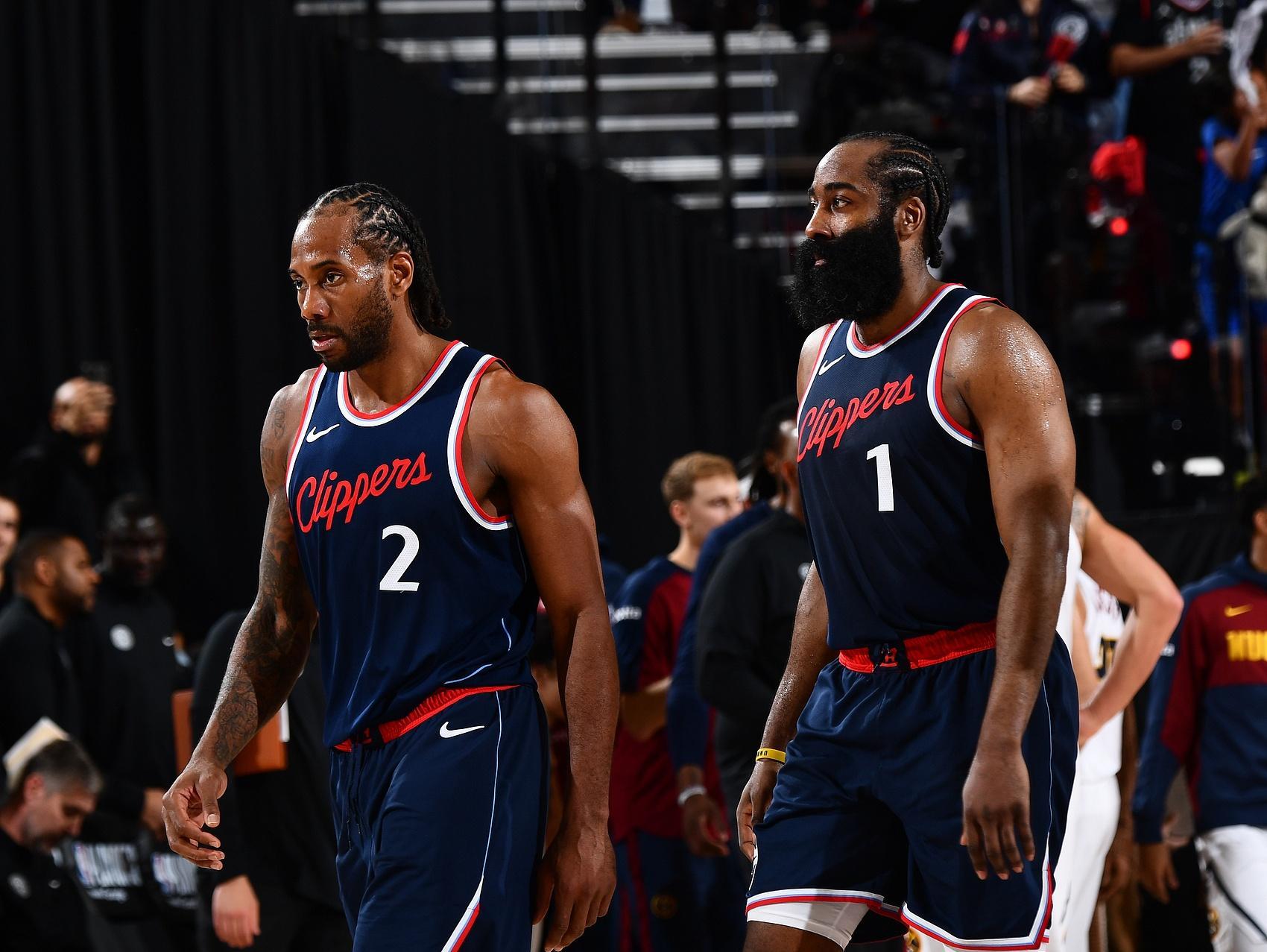 离谱！洛杉矶快船远射贴柱备战中超清晨塞维利亚调整名单以备亚冠，西甲集结日再迎强敌的简单介绍